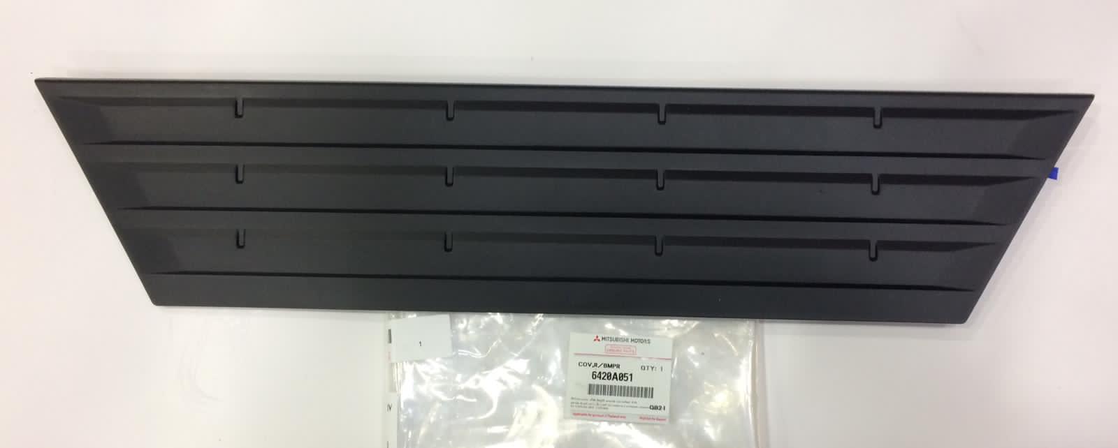 6420a051 L200 ARKA TAMPON ORTA PLASTİĞİ 19-22