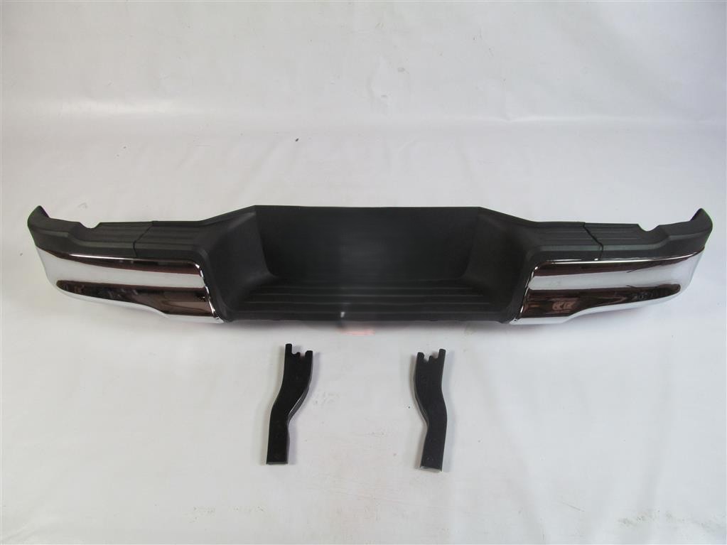 HİLUX ARKA TAMPON 15-23